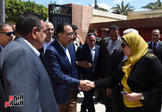 رئيس الوزراء يزور مدرسة على المغربى الإعدادية بنين برشيد (1)