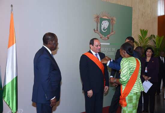 الرئيس السيسى يتقلد وسام الاستحقاق الوطنى فى كوت ديفوار (3)