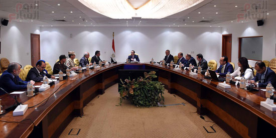 رئيس الوزراء يعقد اجتماعاً لمتابعة الموقف التنفيذي لتطوير المنطقة المحيطة بالمتحف المصري الكبير والفسطاط (3)