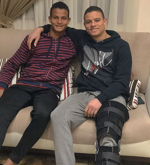 سعد سمير مع شقيقه