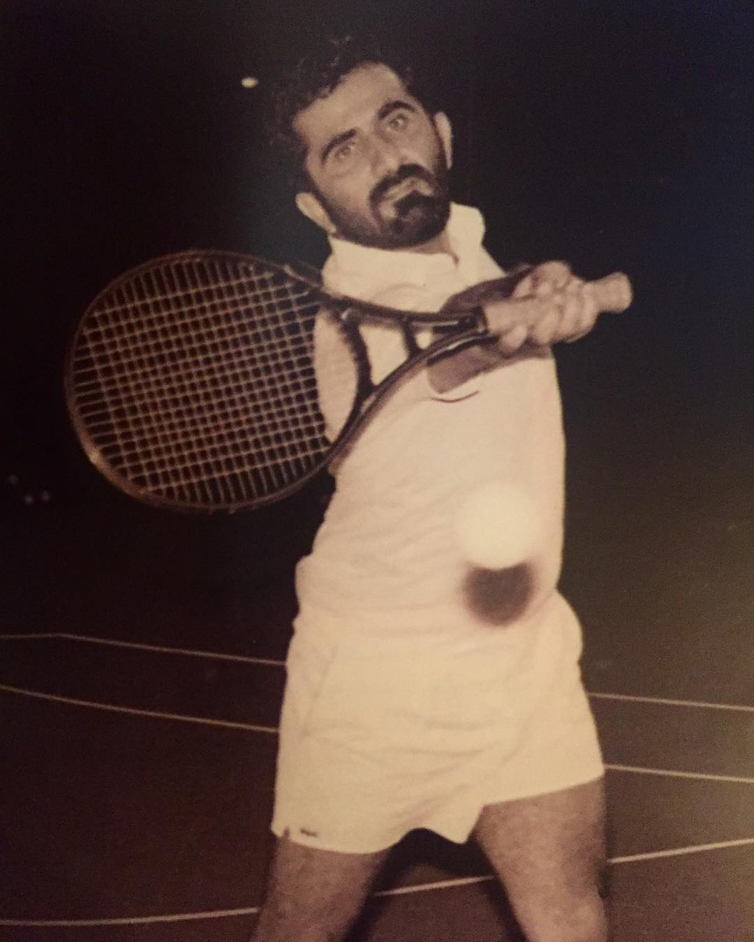 الشيخ محمد بن راشد فى شبابه يمارس لعبة التنس