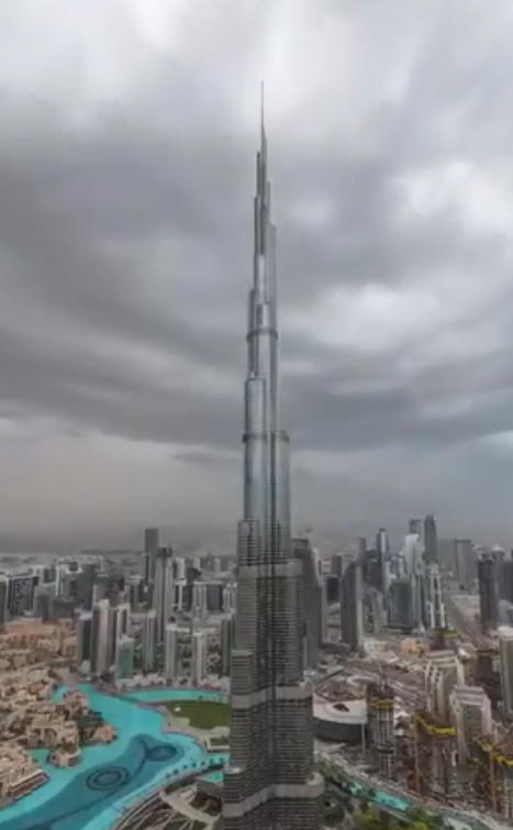 برج خليفة بعدسة الشيخ حمدان بن راشد