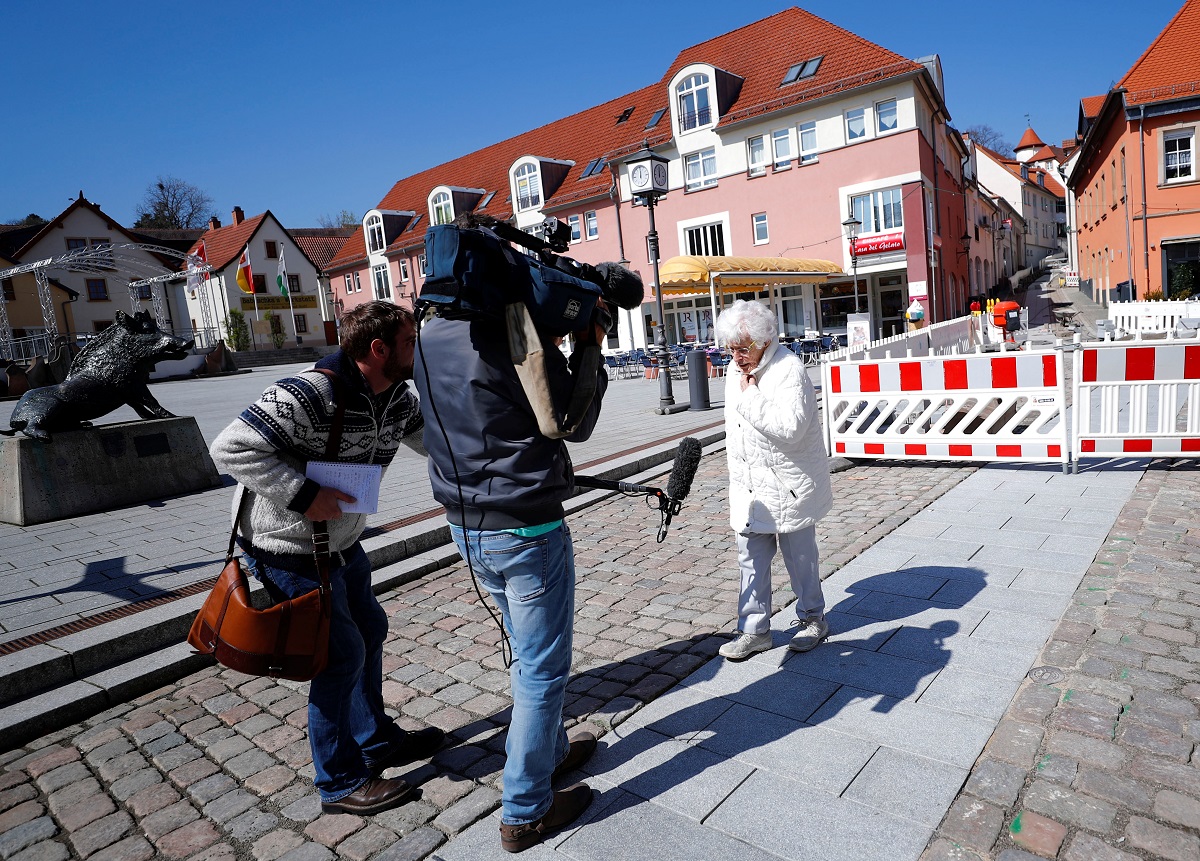 المرشحة الالمانية تتحدث للصحفيين عن ترشحها فى الانتخابات