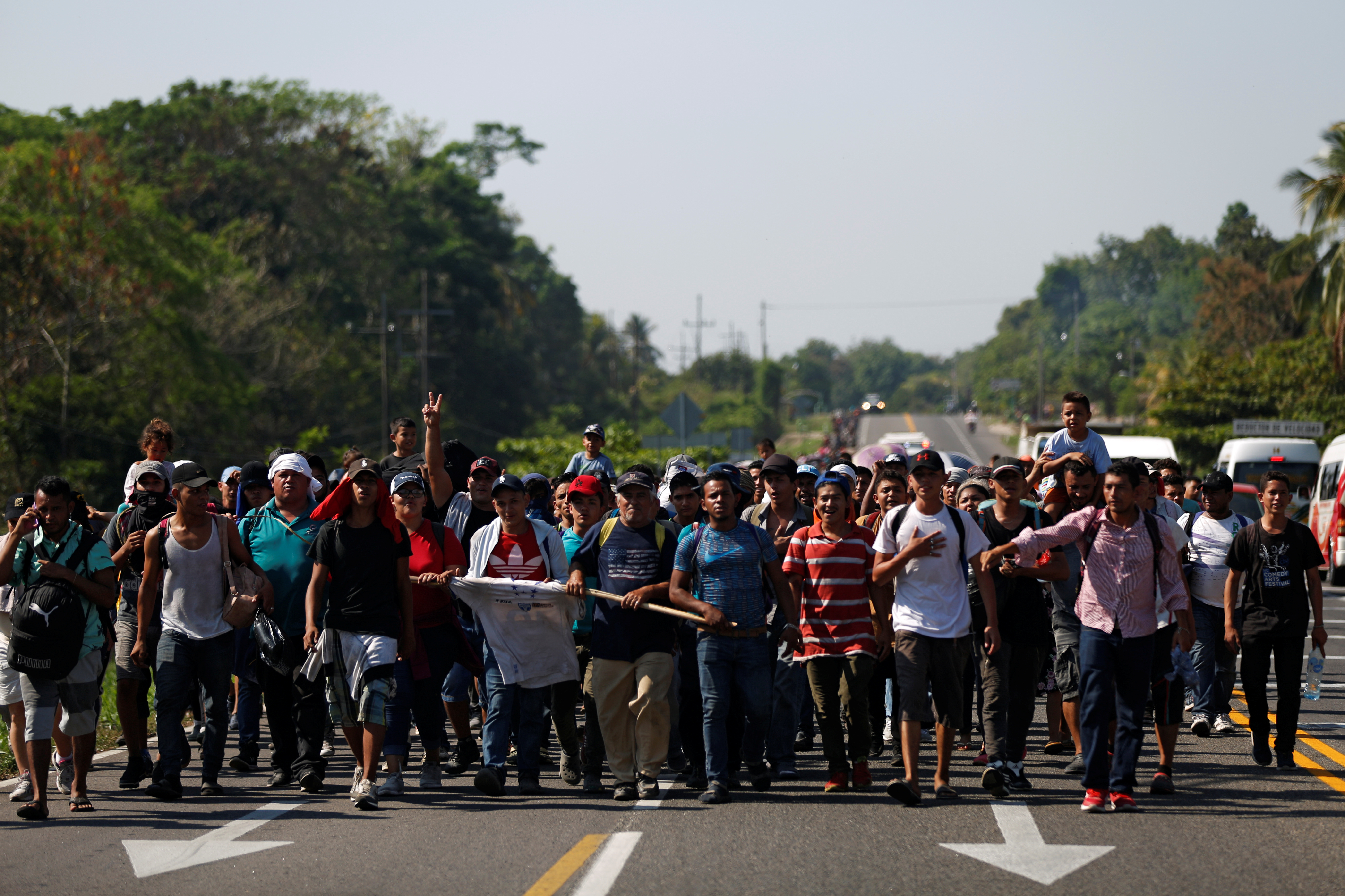 قافلة مهاجروين يزحفون باتجاه الولايات المتحدة (3)