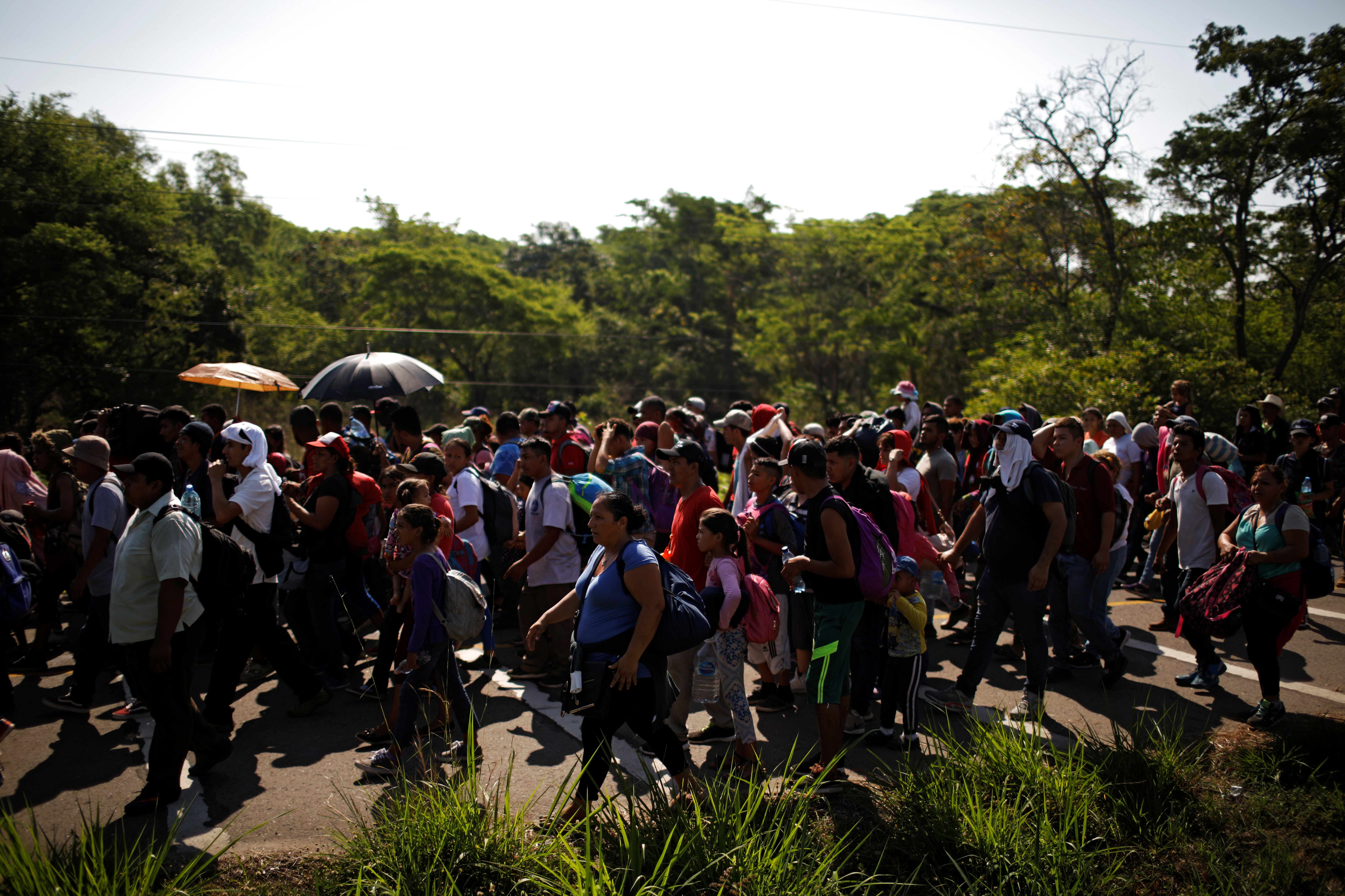 قافلة مهاجروين يزحفون باتجاه الولايات المتحدة (2)