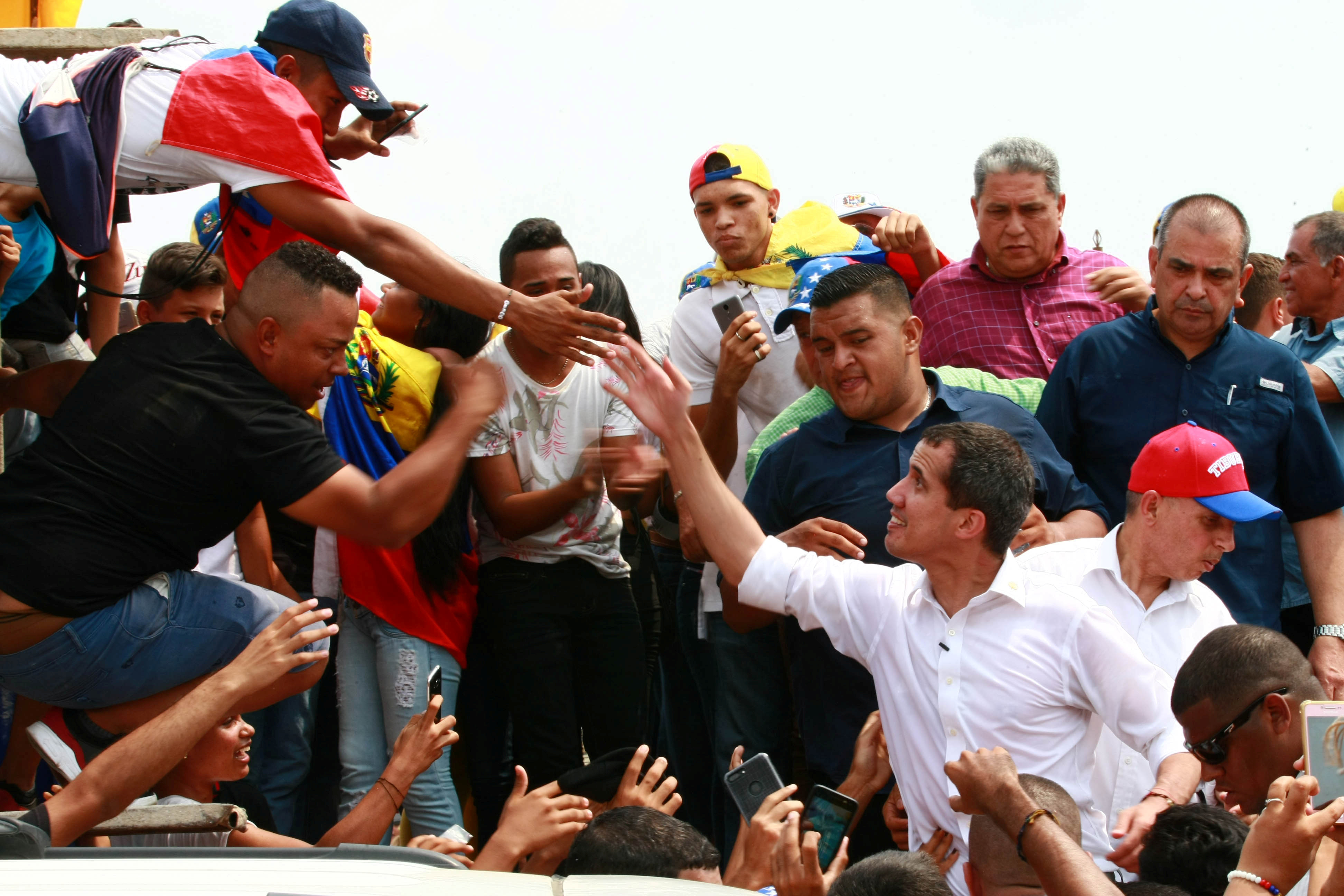 زعيم المعارضة الفنزويلية جوايدو يشارك في مظاهرة خلال زيارته لماراكايبو 20