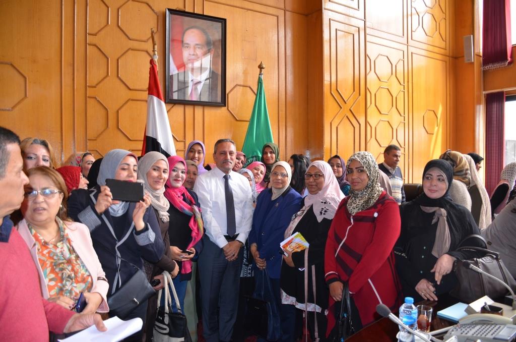 لقاء محافظ الإسماعيلية بأعضاء المجلس القومى للمرأة (7)