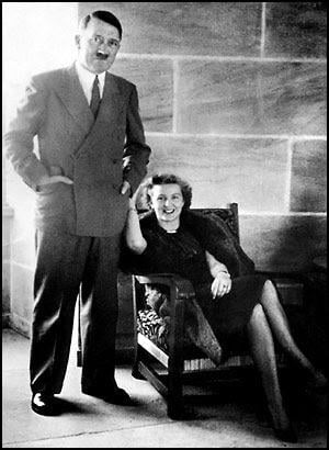 صورة لأدولف هتلر وإيفا براون
