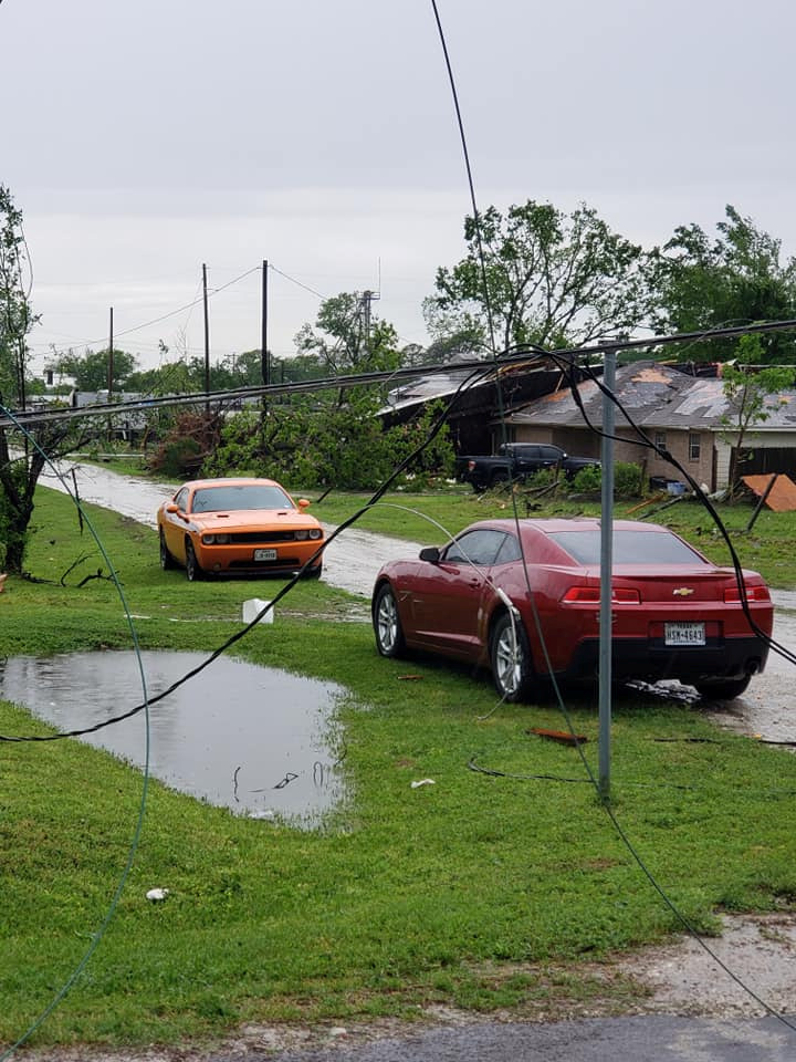 سيارات الحطام الذى خلفه إعصار فى فرانكلين بولاية تكساس بامريكا 2