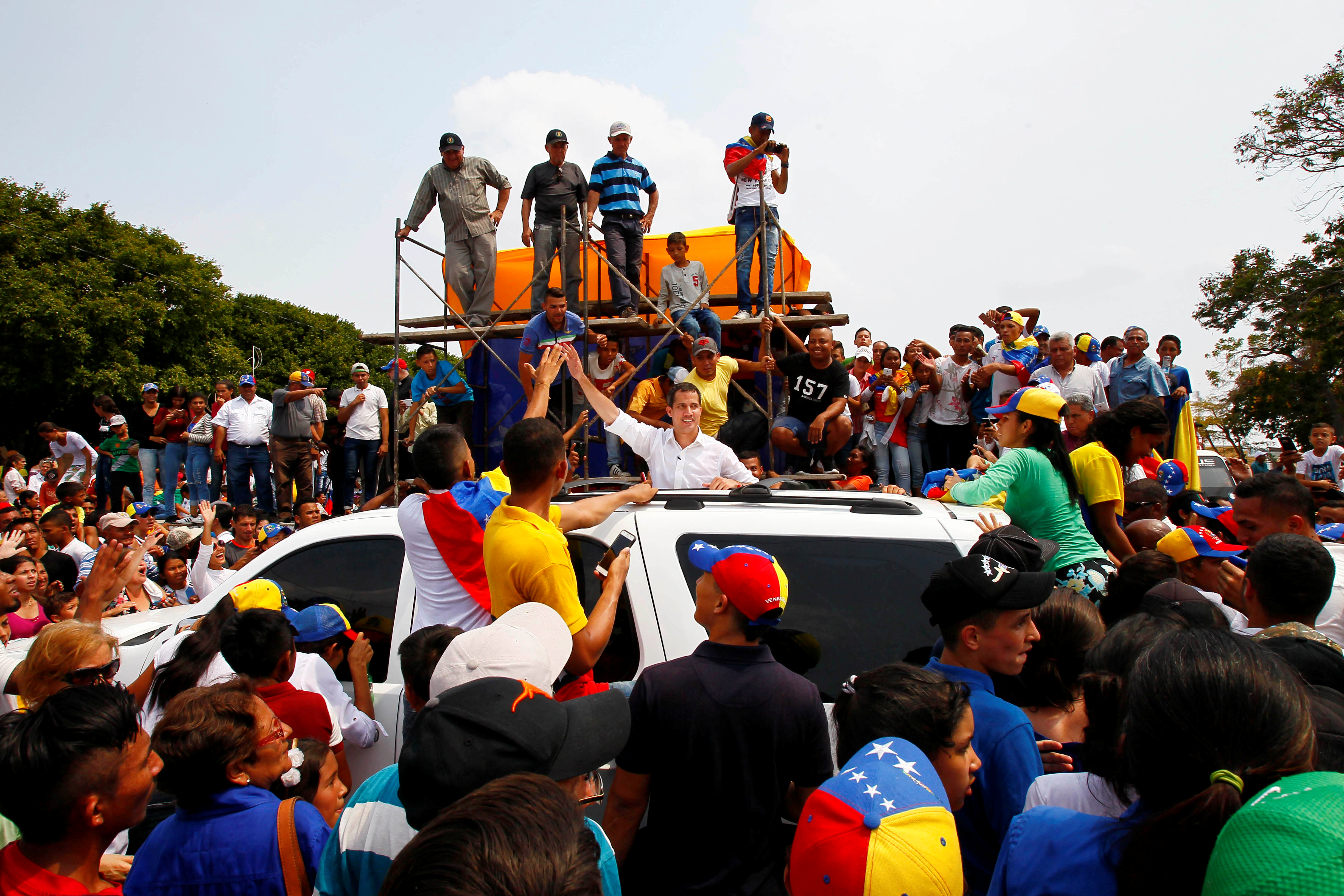 زعيم المعارضة الفنزويلية جوايدو يشارك في مظاهرة خلال زيارته لماراكايبو 21