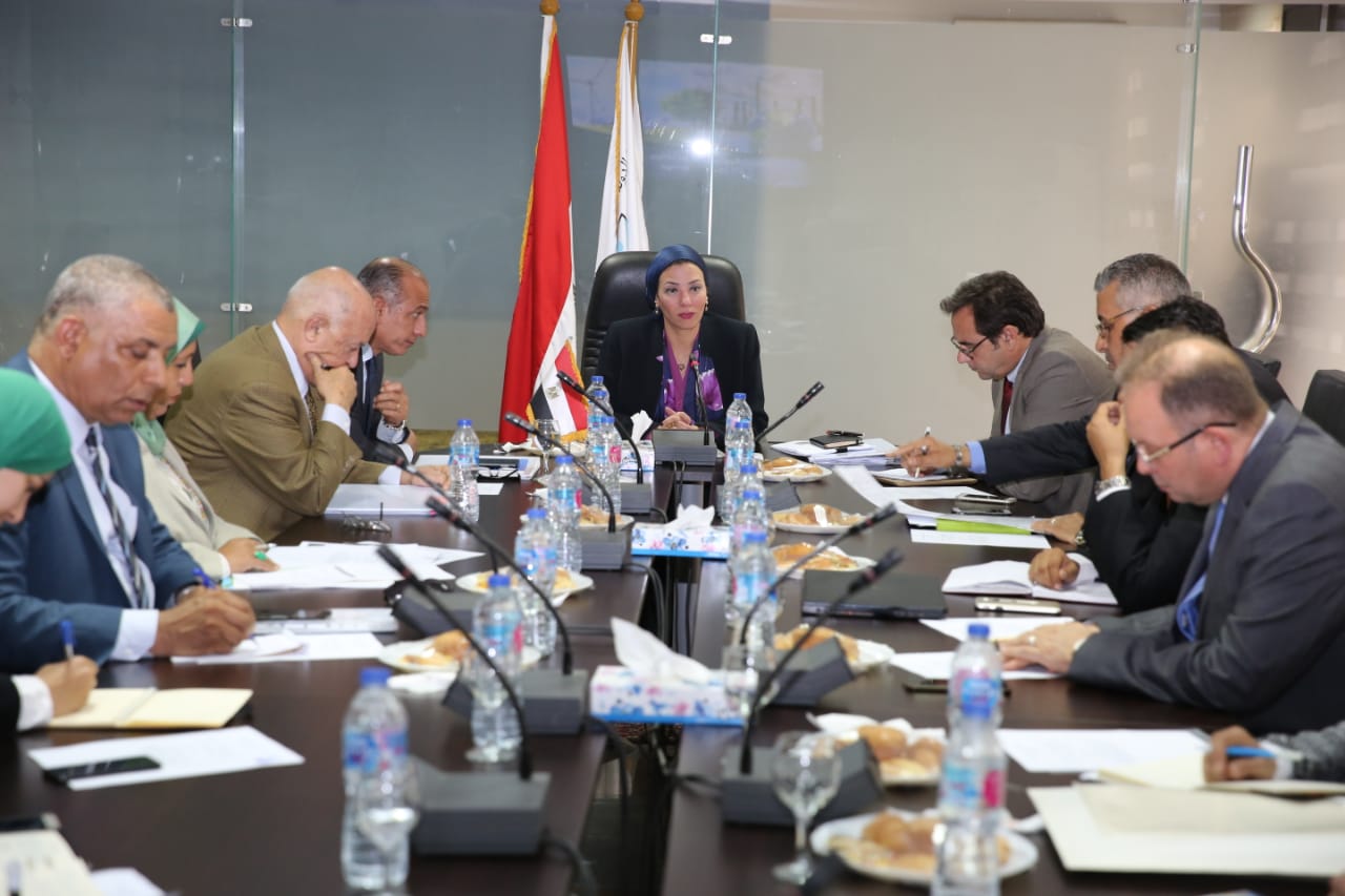 جانب من نقاشات فعاليات لجنة تقييم صندوق المناخ الاخضر فى مصر (2)