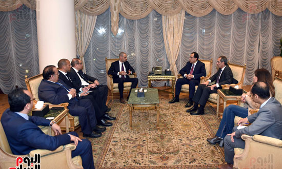 رئيس الوزراء يلتقي الرئيس التنفيذي لمجموعة الخرافى الكويتية (1)