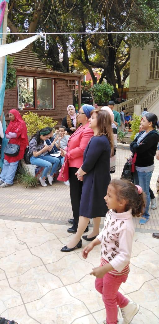 الدكتورة صفية القبانى تشارك فى الاحتفال بيوم اليتيم بـفنون جميلة الزمالك (2)