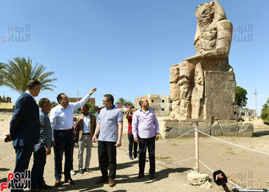 رئيس الوزراء يزور منطقة وادي الملوك في مستهل جولته بالأقصر‎ (5)