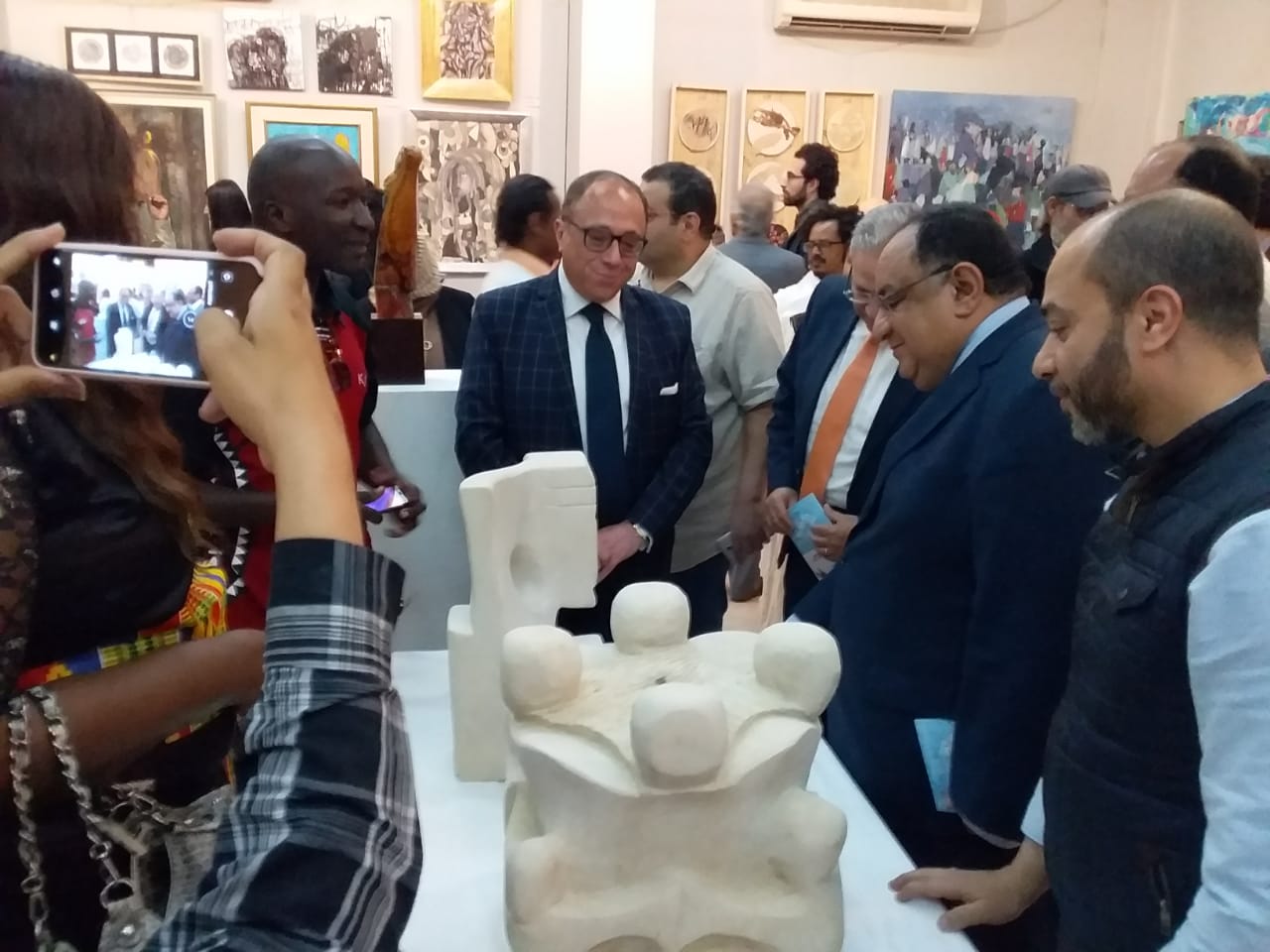 رئيس جامعة حلوان يشارك فى الملتقى الأول لفنون أفريقيا بفنون جميلة الزمالك (7)