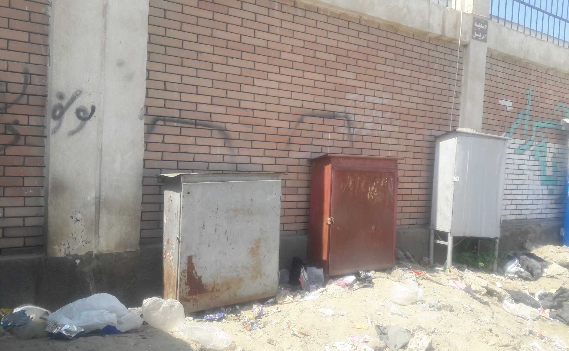 غلق كشك كهرباء مفتوح على رصيف مستسفى الصحة النفسية ببورسعيد (3)