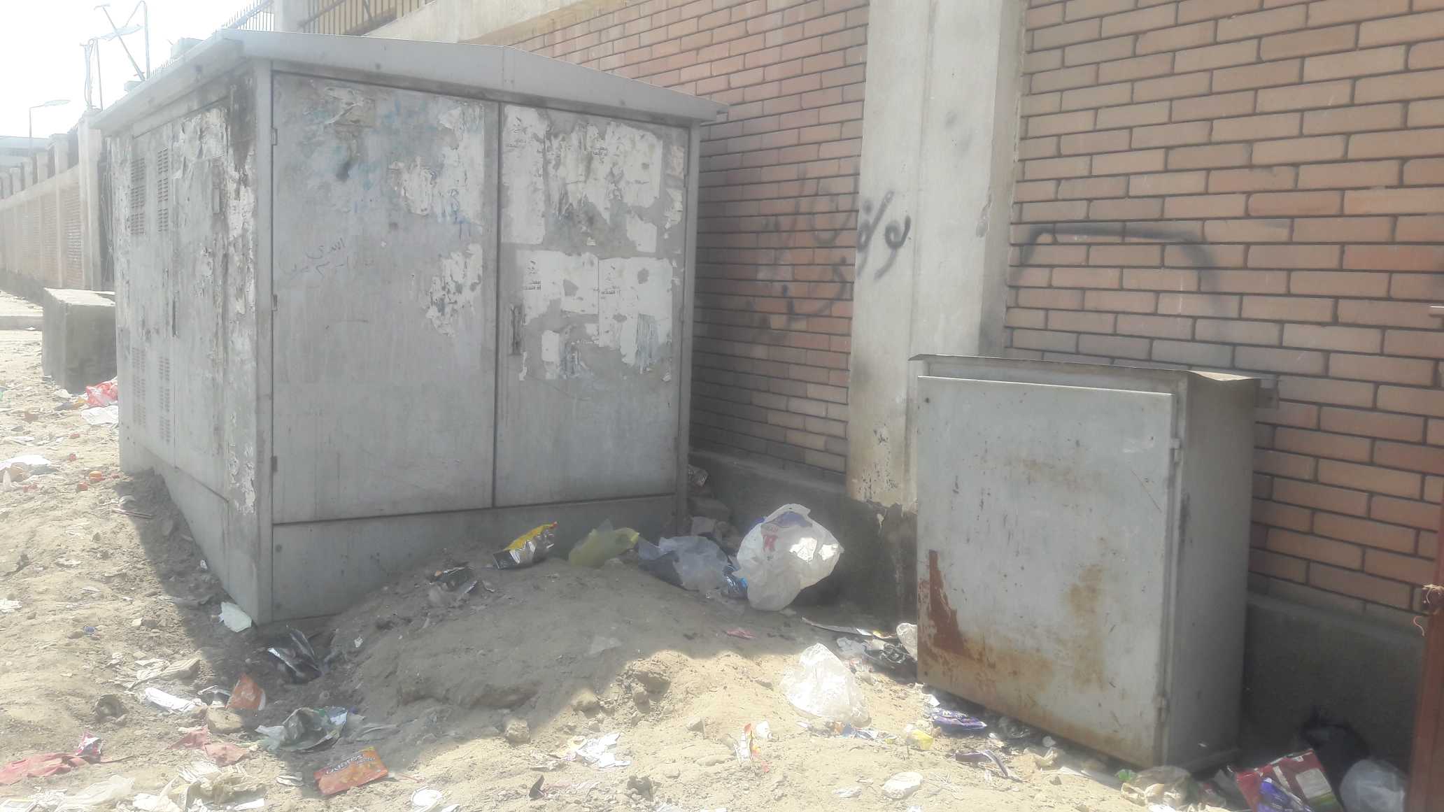 غلق كشك كهرباء مفتوح على رصيف مستسفى الصحة النفسية ببورسعيد (1)