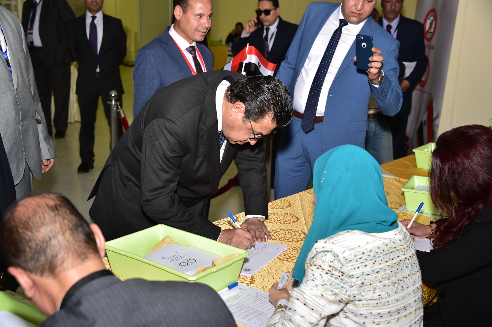 إجراءات التصويت على الاستفتاء للمصريين فى الخارج