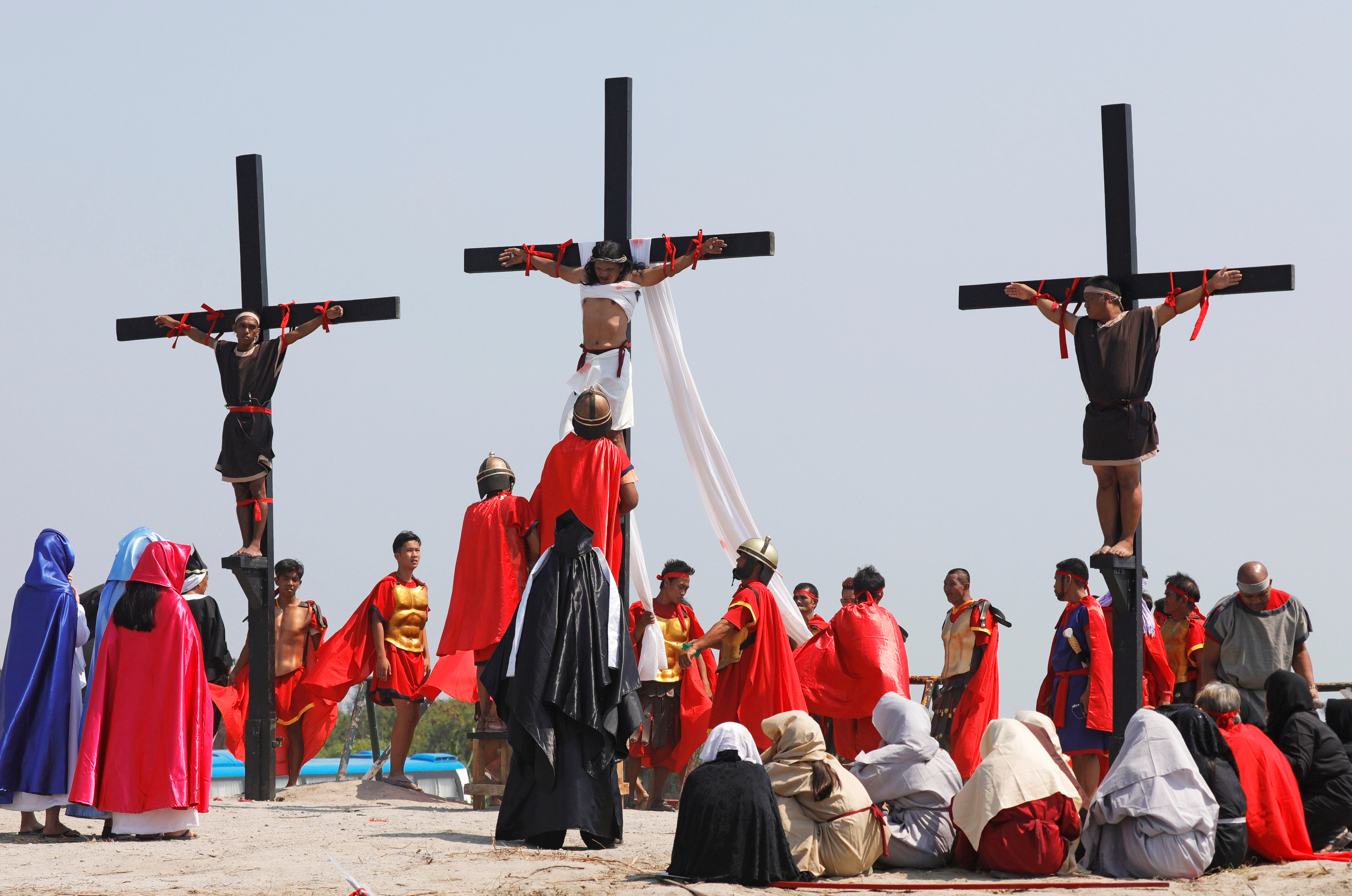 Распятие иисуса. Католическая Великая пятница (good Friday). Иисус Христос страстная пятница. Страстная пятница Распятие Христа. Реконструкция распятия, Филиппины.