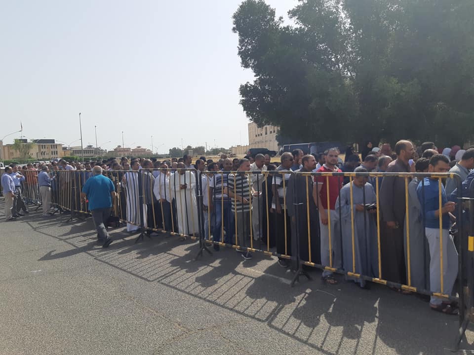 ابناء أسيوط بالكويت يشاركون في الاستفتاء علي الدستور  (10)