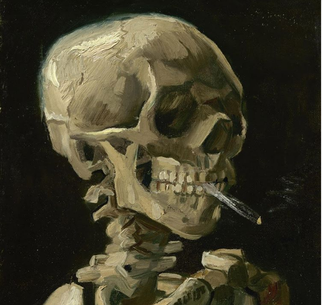 جمجمة هيكل عظمي به سيجارة مشتعلة