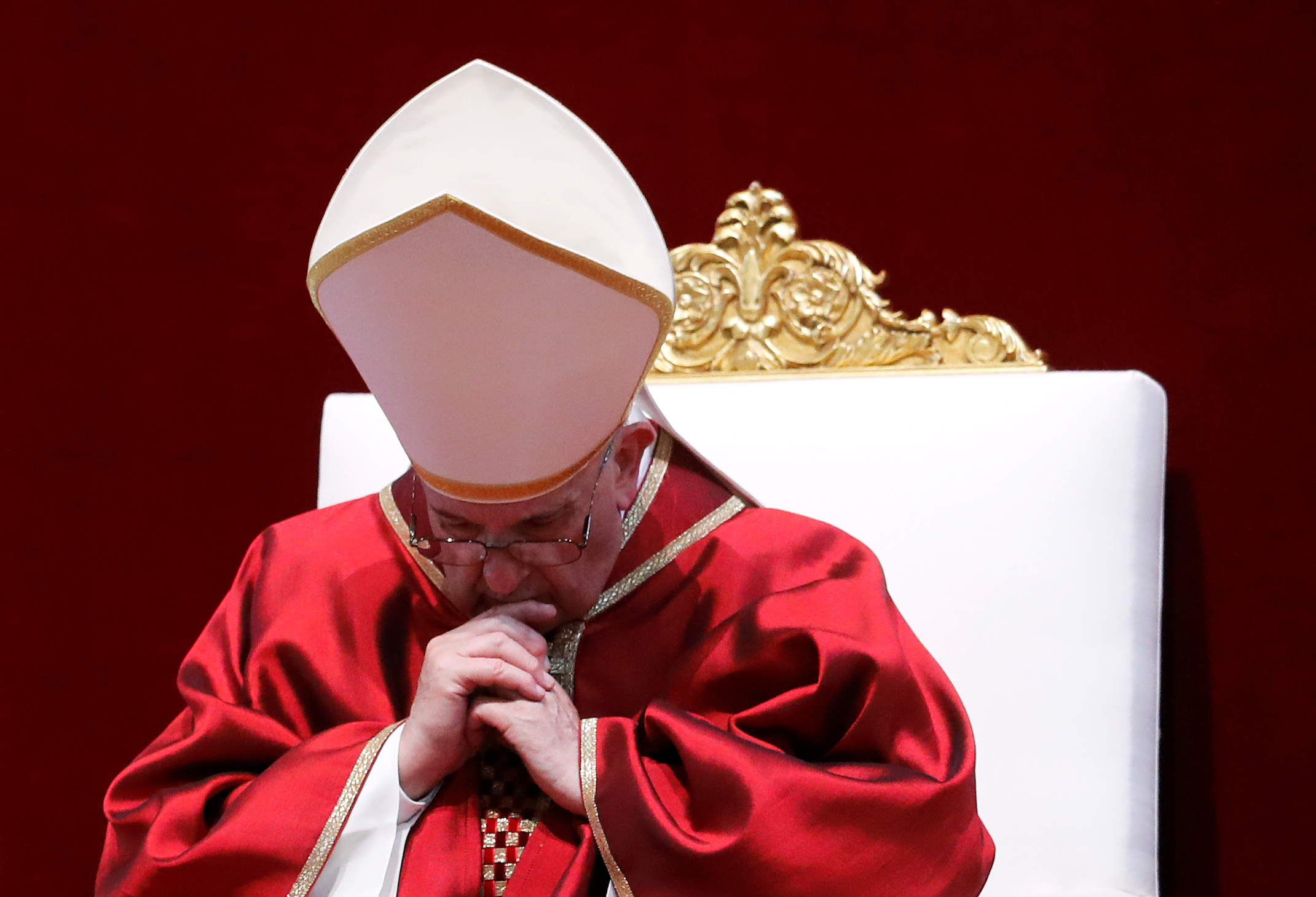 البابا فرانسيس يقود قداس الجمعة العظيمة (1)