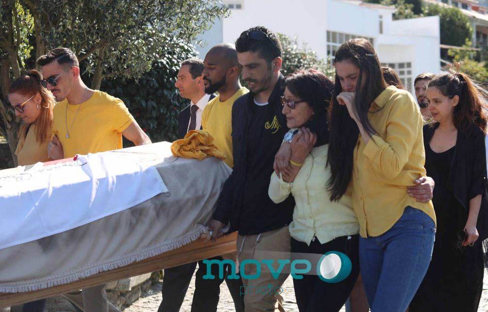 جنازة كاترينا سيكويرا بعد ولادة ابنها (1)