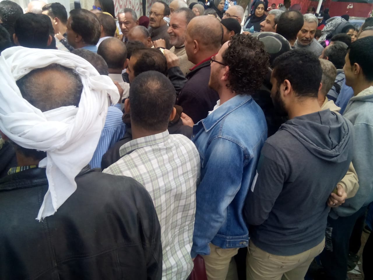 عمال هيئة النقل العام بالقاهرة يشاركون فى استفتاء الدستور (12)