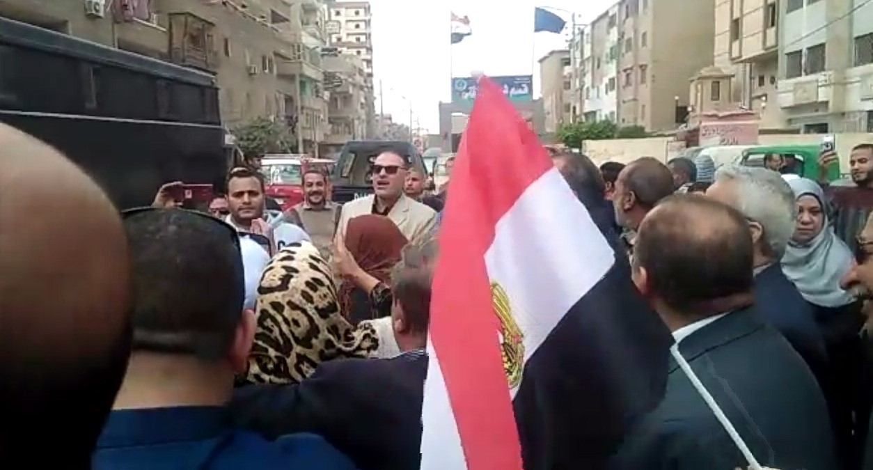 هتافات تحيا مصر أمام لجان بالغربية (5)