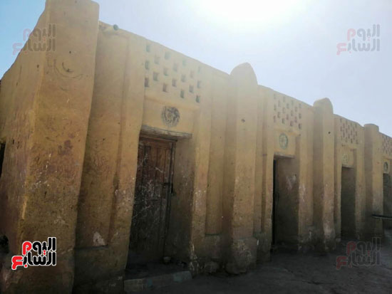 صور تحكى عن الطراز المعمارى الفريد لقرية تونس بالفيوم (9)