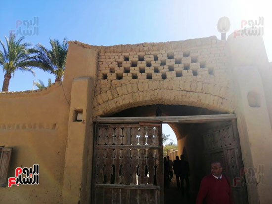صور تحكى عن الطراز المعمارى الفريد لقرية تونس بالفيوم (18)