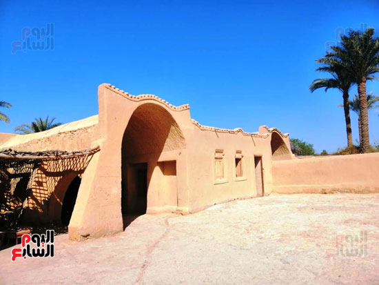 صور تحكى عن الطراز المعمارى الفريد لقرية تونس بالفيوم (3)