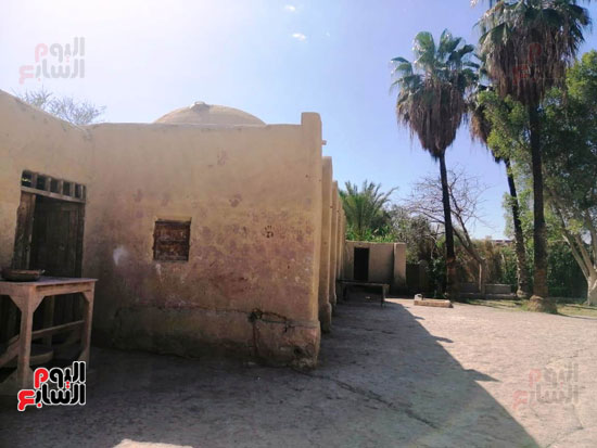 صور تحكى عن الطراز المعمارى الفريد لقرية تونس بالفيوم (20)