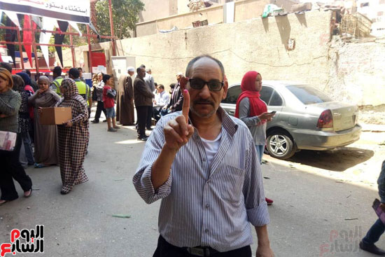 إقبال كبير للمواطنين على لجان الاستفتاء بعين شمس (4)