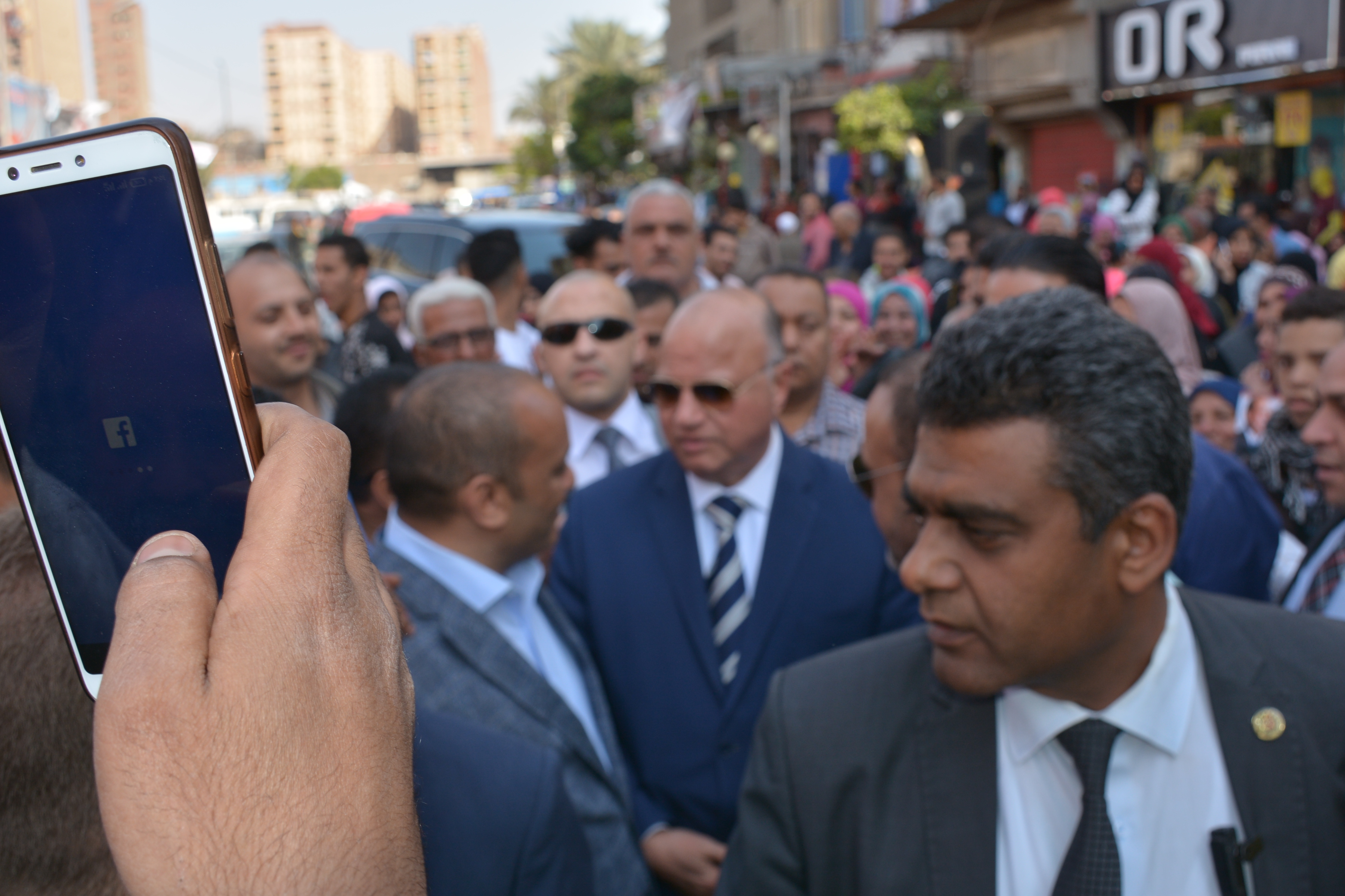 محافظ القاهرة يتفقد سيرعملية الاستفتاء علي التعديلات الدستورية  (4)