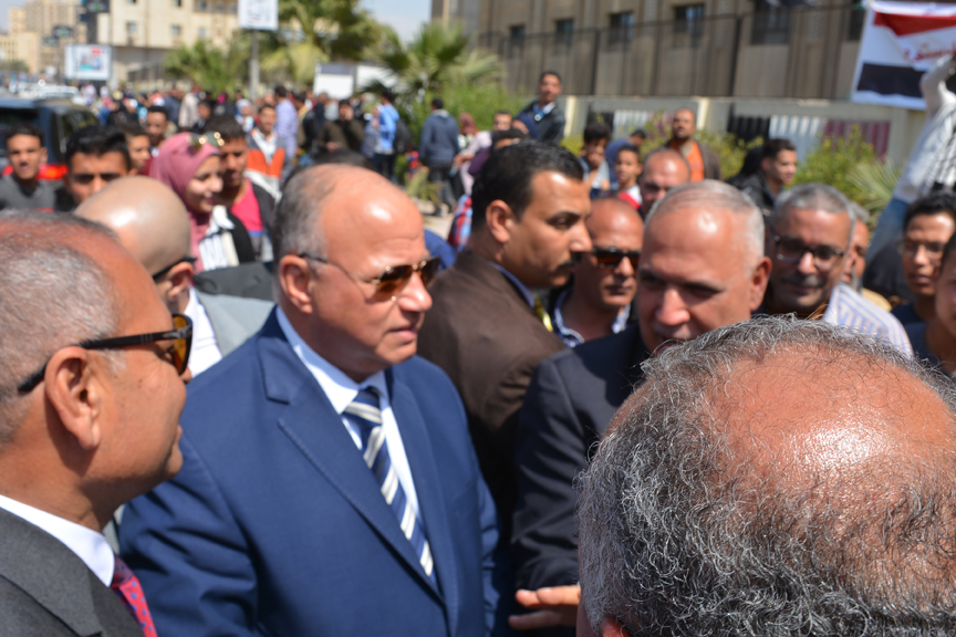محافظ القاهرة يتفقد سيرعملية الاستفتاء علي التعديلات الدستورية  (1)