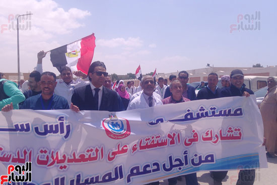 محافظ جنوب سيناء ومدير أمن الغربية يتفقدان لجان الاستفتاء (6)
