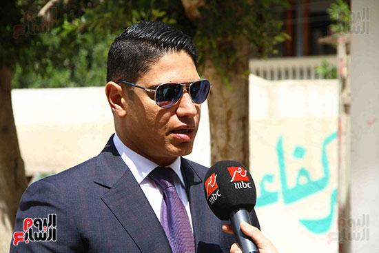  أحمد أبو هشيمة يدلى بصوته بالاستفتاء (13)