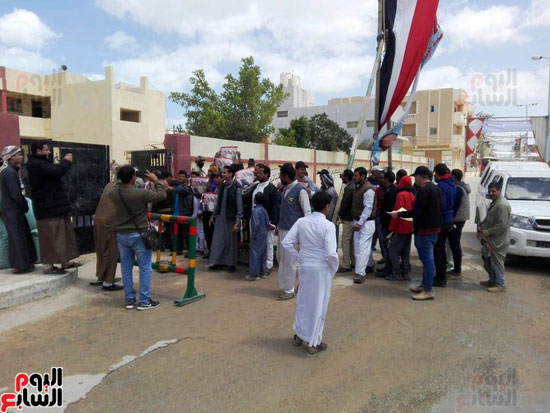 إقبال-الناخبين-بمدينة-الحمام-فى-مطروح-لليوم-الثانى-للاستفتاء-(3)