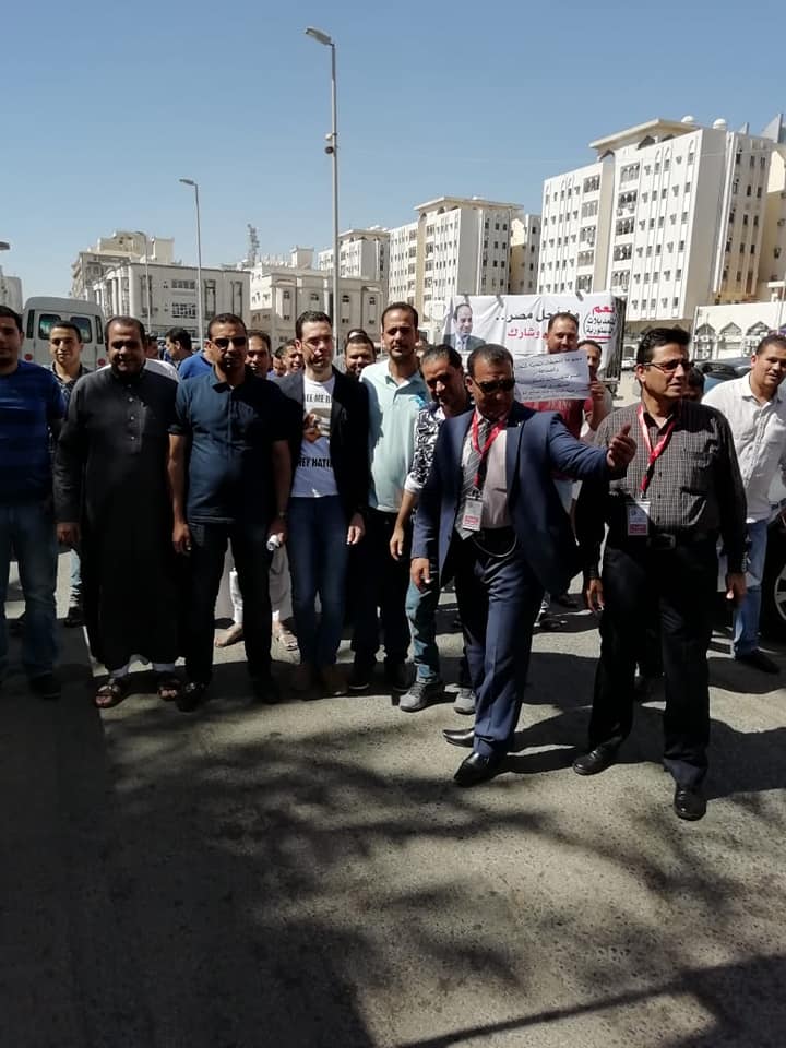 المصريين خلال عملية التصويت فى جدة المصريين خلال عملية التصويت فى جدة