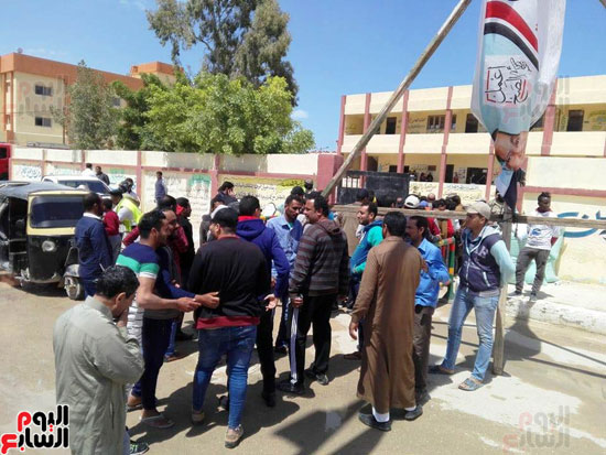 إقبال-الناخبين-بمدينة-الحمام-فى-مطروح-لليوم-الثانى-للاستفتاء-(6)