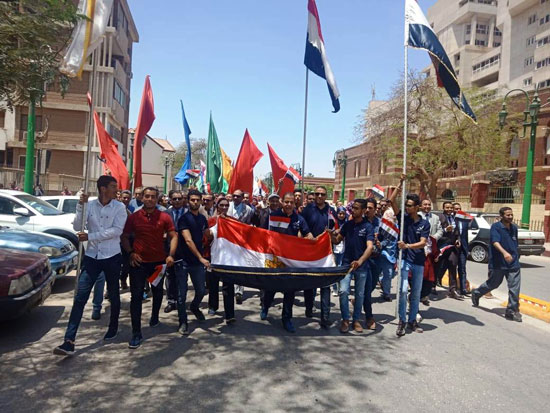 مسيرة لطلاب جامعة أسيوط (7)