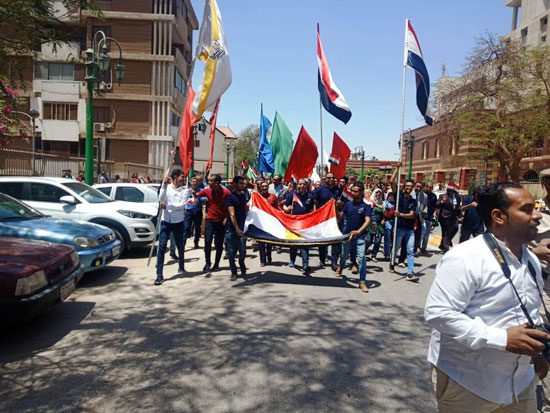 مسيرة لطلاب جامعة أسيوط (4)