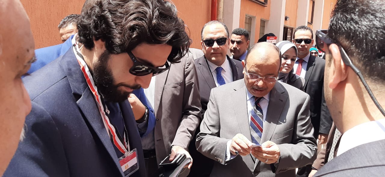 وزير التنمية المحلية ومحافظ القاهرة يتفقدان اللجان بالزمالك  (2)