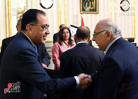 رئيس الوزراء يلتقى رؤساء البورصات العربية  (1)