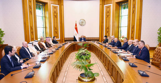 السيسى يؤكد على أهمية صياغة خطة عمل استراتيجية عربية لاستثمار طاقات الشباب (6)