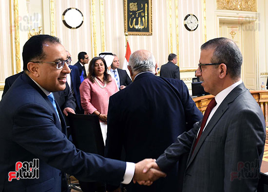 رئيس الوزراء يلتقى رؤساء البورصات العربية  (2)