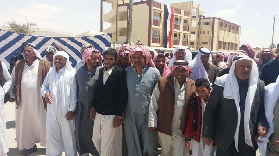 إقبال كبير من الشباب  والمشايخ البدو  على لجان الاستفتاء برأس سدر (2)