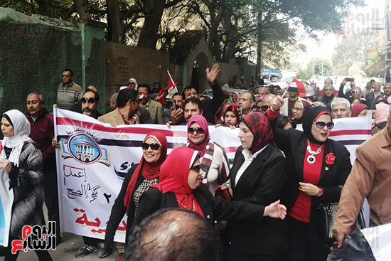 مسيرة-طلابية-تحث-على-المشاركة-فى-الاستفتاء-شرق-الاسكندرية-(2)