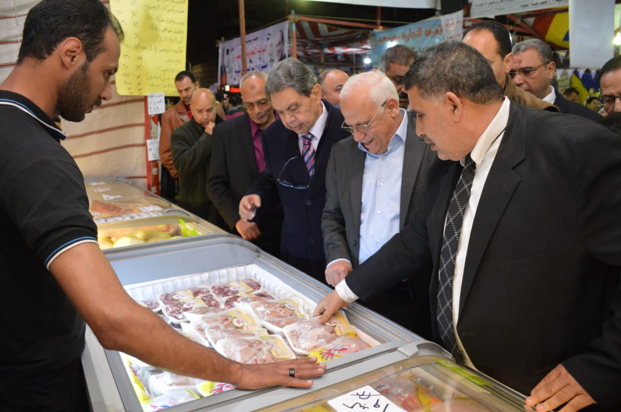 محافظ بورسعيد يفتتح معرض أهلا رمضان (11)